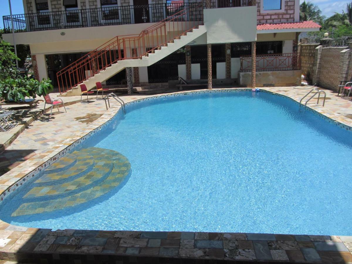 Diplomat Diani Beach Resort Dış mekan fotoğraf